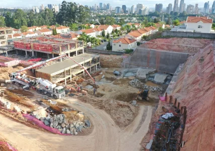 Torres 5 e 6 com estrutura em andamento